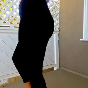 NWOT Varsity Spirit Cropped Leggings